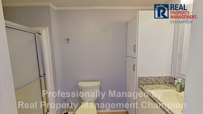 Building Photo - 2 BD/2 BA Home w/Open Main Living Area and Split Bedrooms