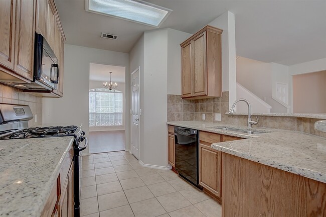 Building Photo - 2609 Monroe Dr