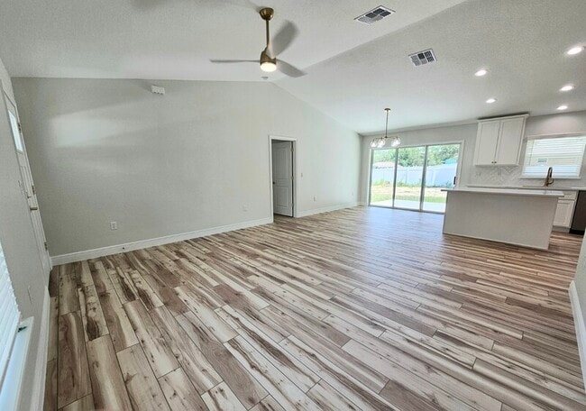 Building Photo - 11 Dogwood Drive Trail