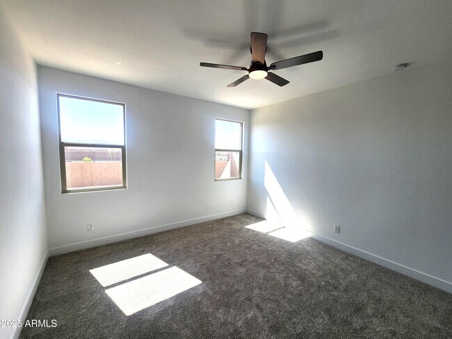 Building Photo - 11214 N 168th Dr