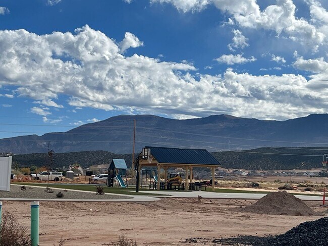 Building Photo - Brand New Home!