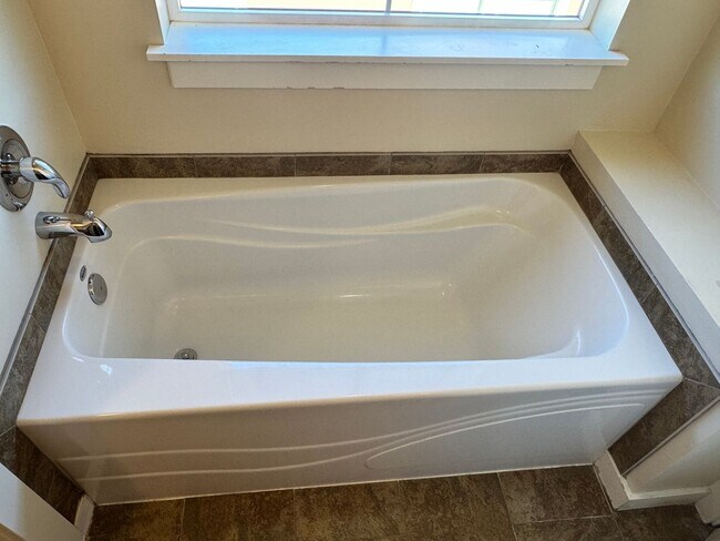 Building Photo - Fantastic home in Central Bozeman ready for move-in