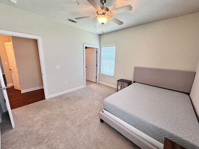 Building Photo - 2BD/2BA FOR RENT
