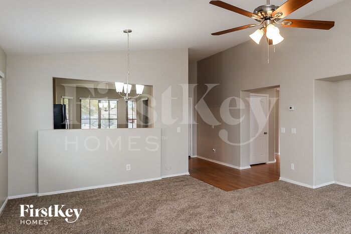 Building Photo - 2854 S Abbey