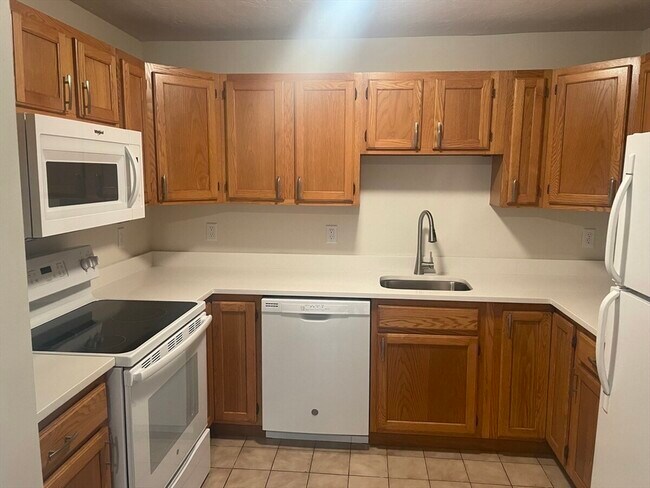 Building Photo - 574-576 State St