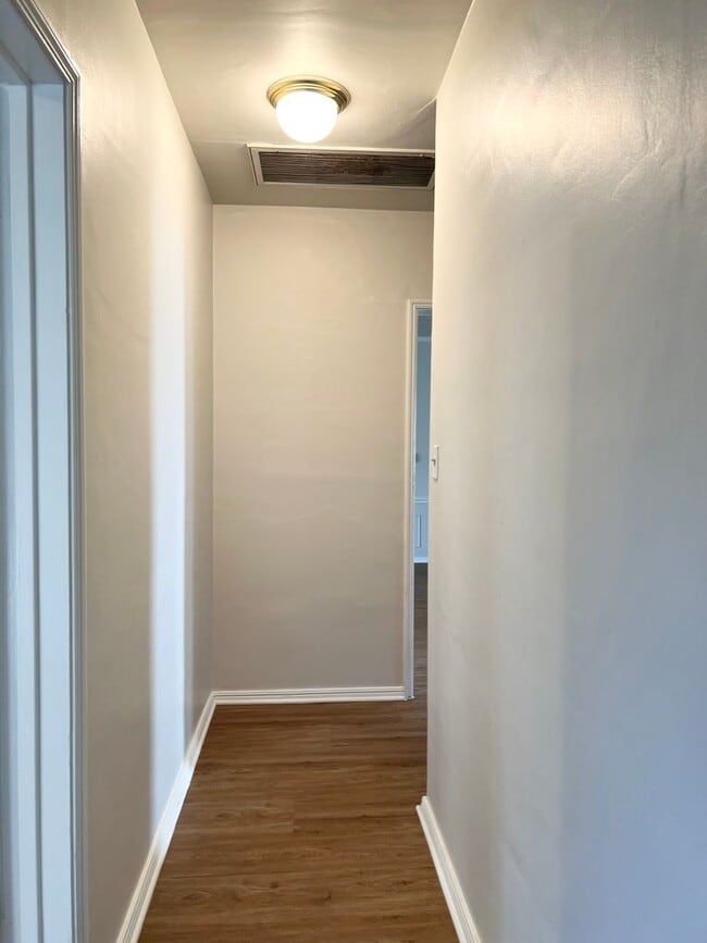 Building Photo - 3205 George Cir