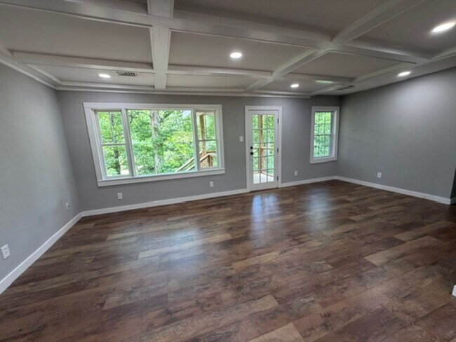Building Photo - 201 Old Harrison Cir SW