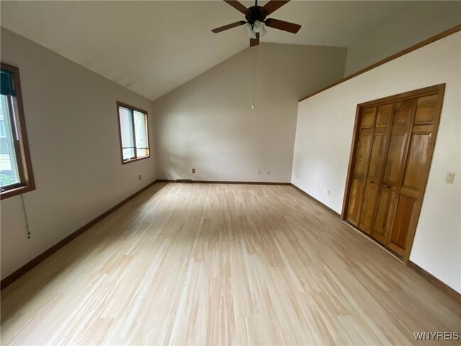 Building Photo - 318 Ivyhurst Rd N