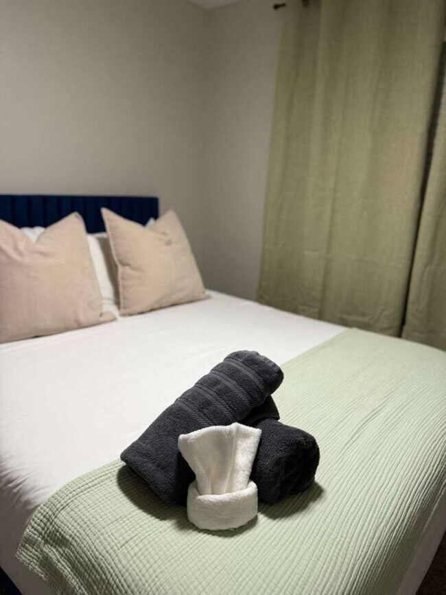 Building Photo - 15164 N 140th Dr