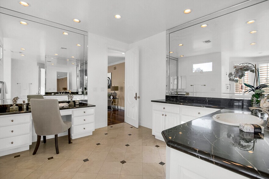 Building Photo - 25504 Colette Way