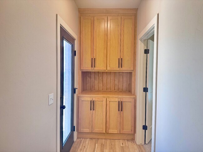 Building Photo - 1308 Lemon Ranch Rd