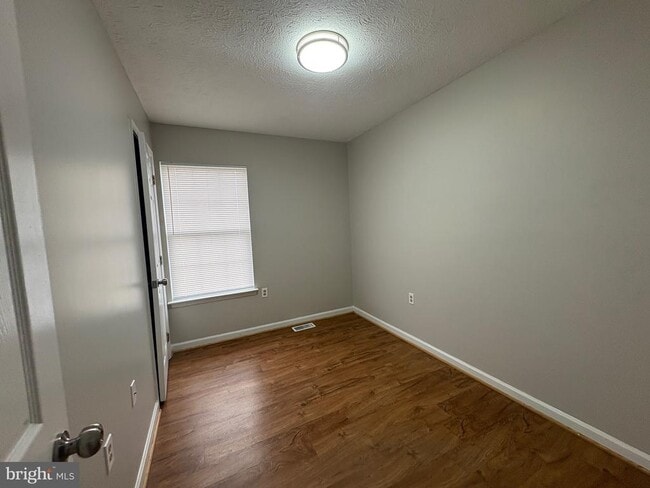 Building Photo - 105 Braeburn Dr