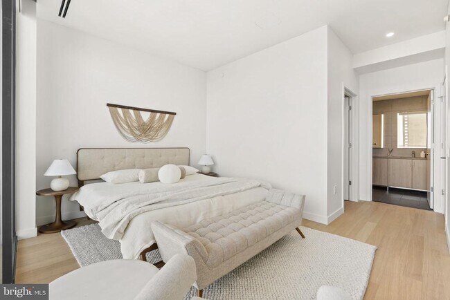 Building Photo - 210 S 12th St