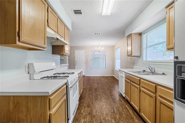 Building Photo - 2203 N Shields Dr