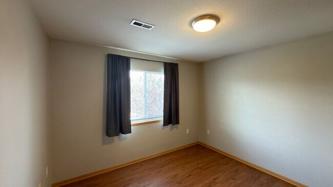 Building Photo - Great Townhome in Fort Collins