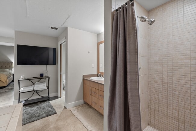 Building Photo - 101 N Tejon St