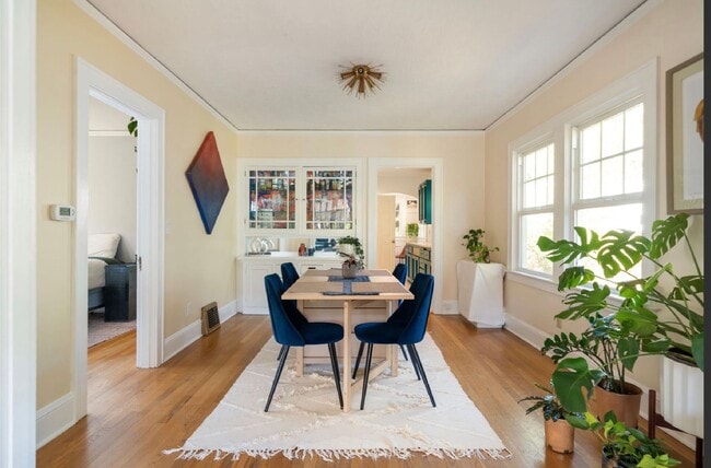 Building Photo - Rich Mediterranean Style Home - Separate Living Quarters 3 Bedrooms + office, 2 Kitchens - Walkth...