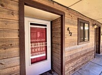 Building Photo - Cozy 2-Bedroom Condo Near CMU & St. Mary’s – Great Amenities!