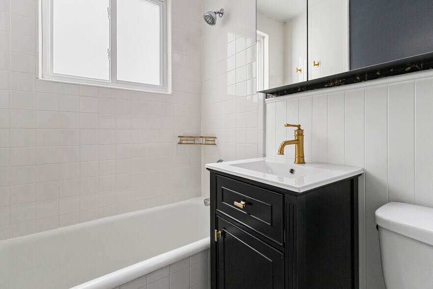 Building Photo - 1354 Maryland St