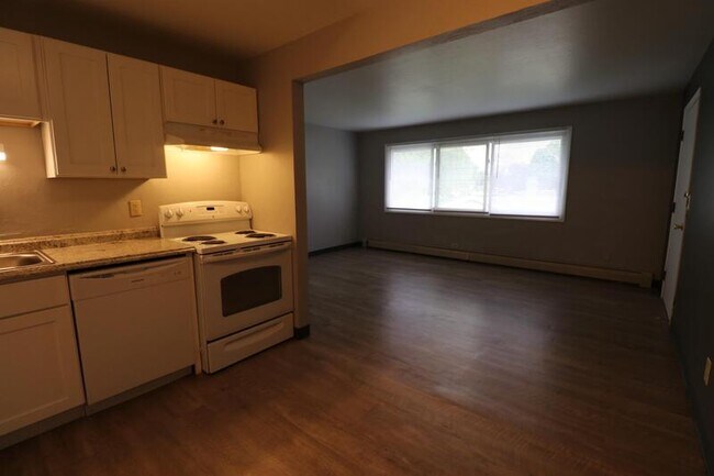 Building Photo - 1303 Morris Ave