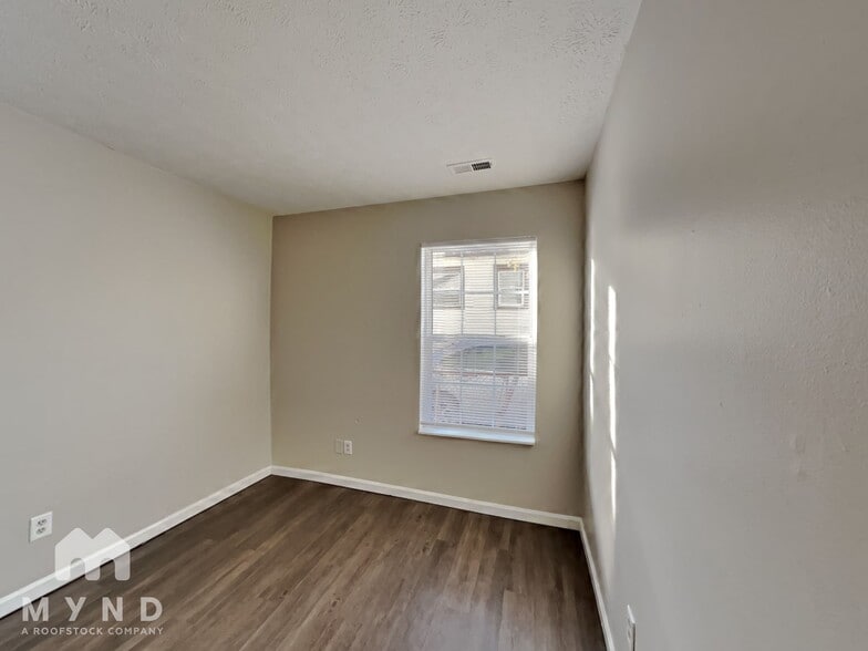 Building Photo - 3742 Caroline Ave