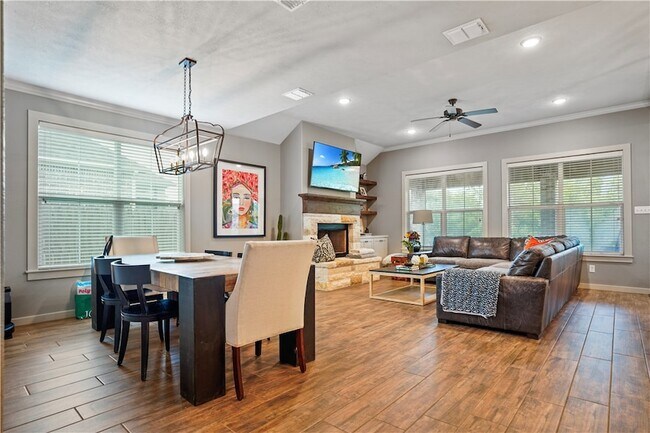 Building Photo - 2711 Talsworth Dr