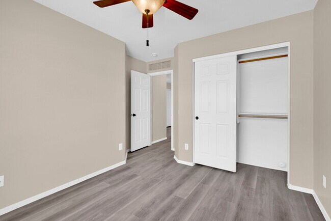 Building Photo - 17161 W Port Royale Ln