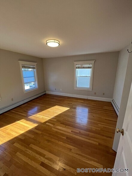 Building Photo - 117 Columbia St