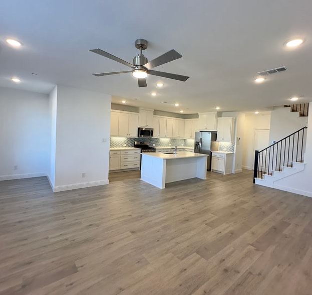 Building Photo - 9575 Speaker Dr