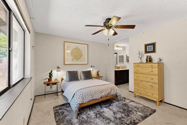 Building Photo - 7304 Eganhill Dr