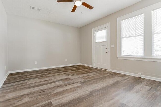 Building Photo - Charming 2 Bedroom in Phenix City!