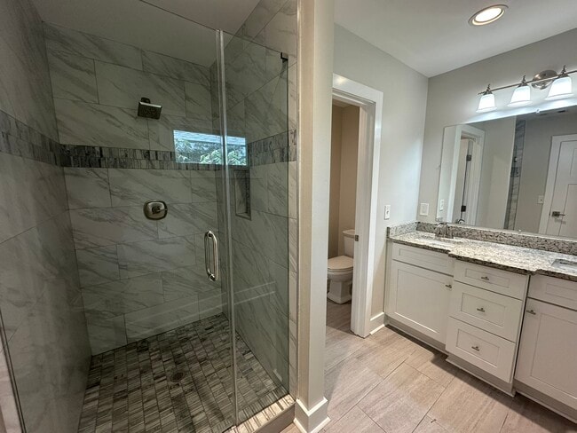 Building Photo - 569 Woods Dr NW