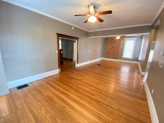 Building Photo - 1470 Neil Ave
