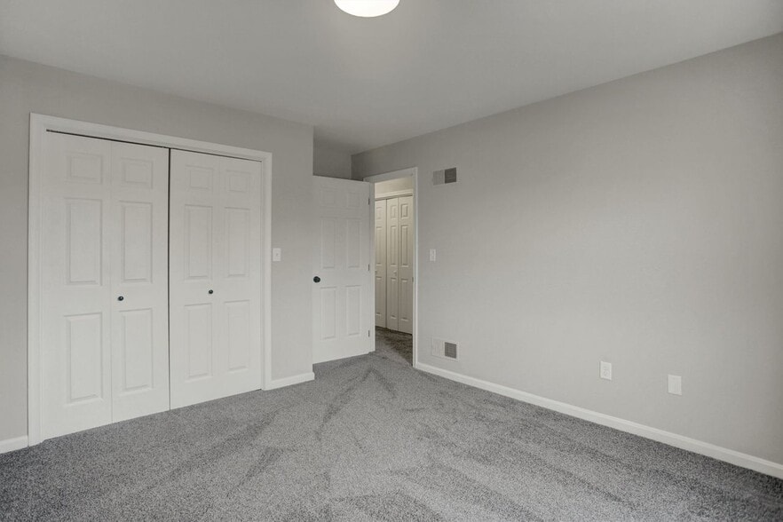 Building Photo - 2367 McCleary Dr