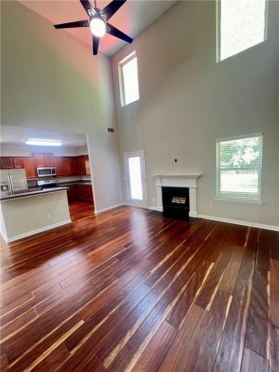 Building Photo - 7040 Silk Tree Pointe