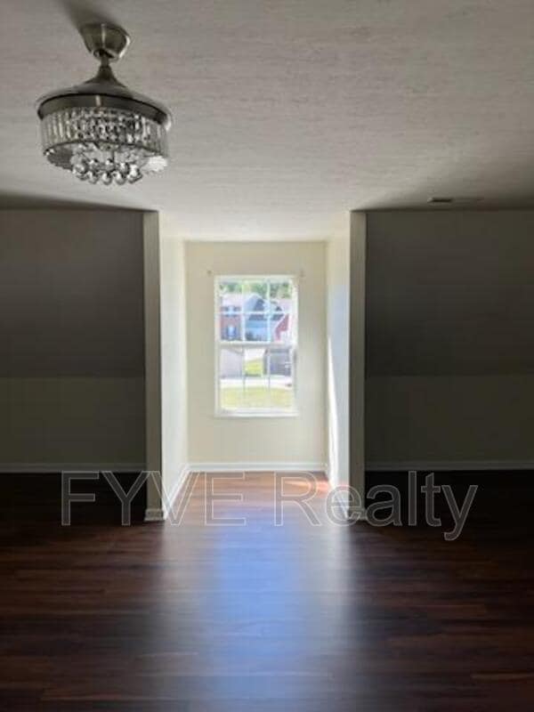Building Photo - 2426 Middlebrook Ridge Ln
