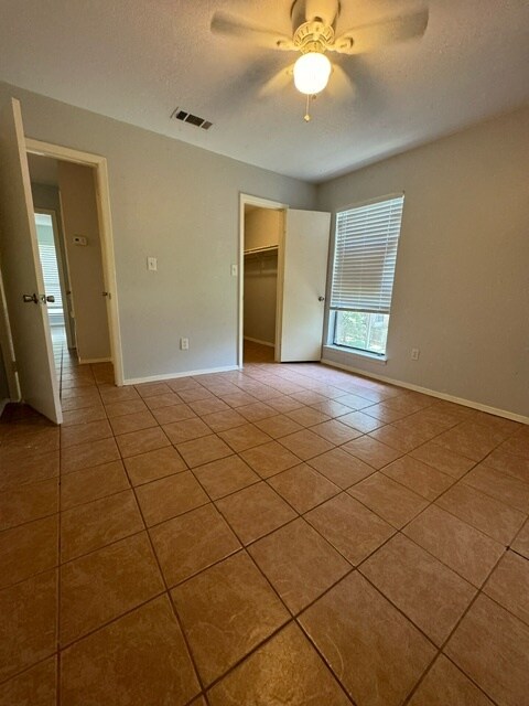 Building Photo - 239 Craddock Ave