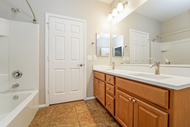 Building Photo - 7554 S Ocean Port Dr