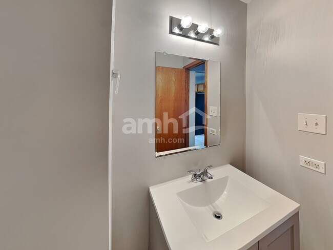 Building Photo - 1113 Geneva St