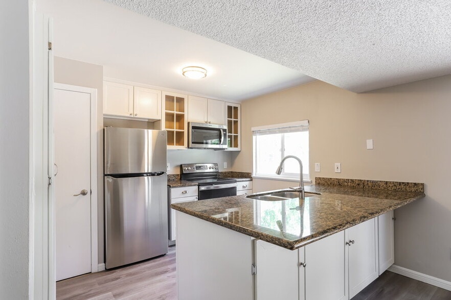 Building Photo - 8428 Rabbitbrush Way