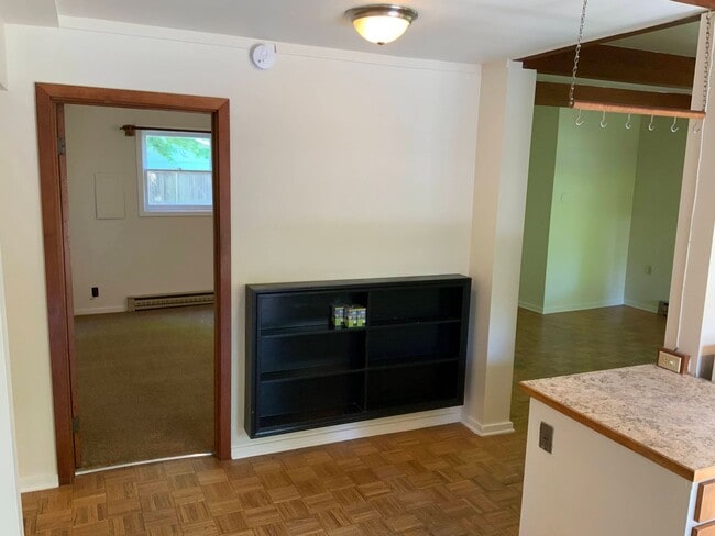 Building Photo - 1 Bedroom in Midtown