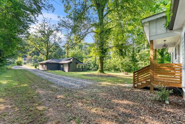 Building Photo - 2874 Grand Ave SW