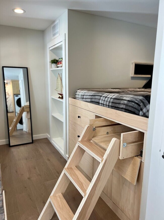 Building Photo - 177 Butternut St