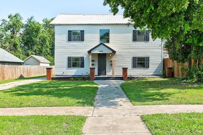 Primary Photo - 1919 NW 11th St