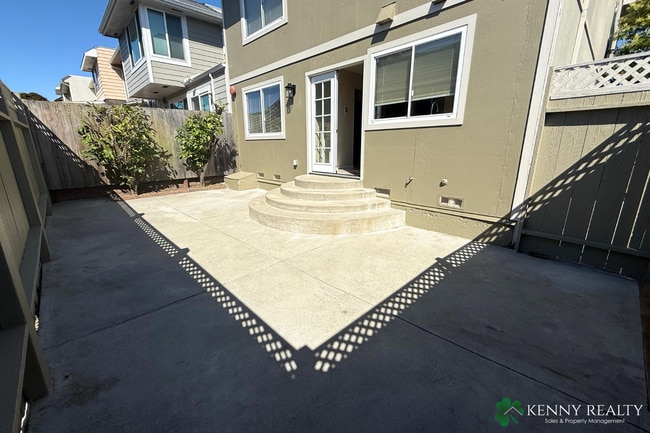 Building Photo - Comfortable 4-Bedroom, 2.5-Bath Home with ...