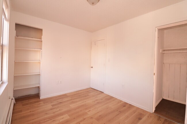 Building Photo - 117 Lamberton St