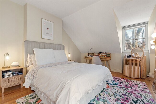 Building Photo - 70 Rutland St