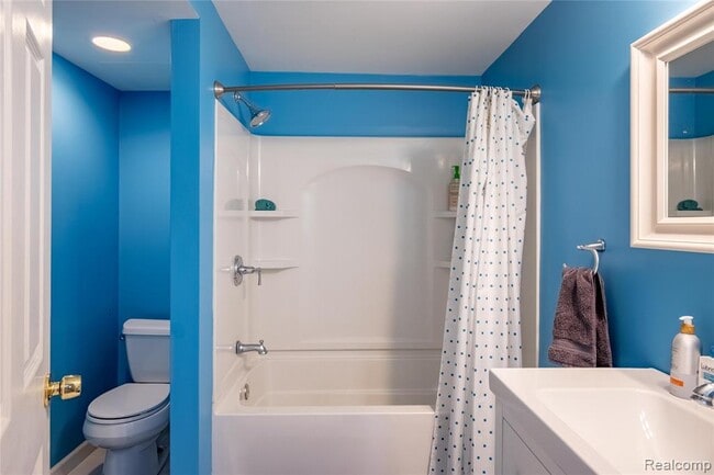 Building Photo - 41063 Millbrook Dr
