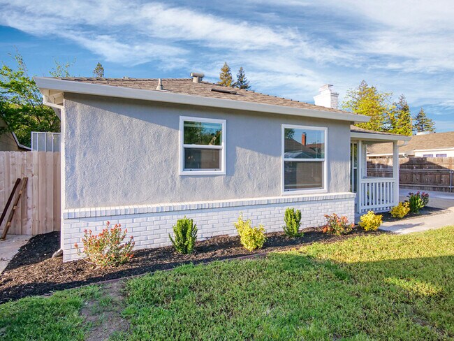 Building Photo - FOR RENT in Sacramento! 2533 Michelle Dr, ...