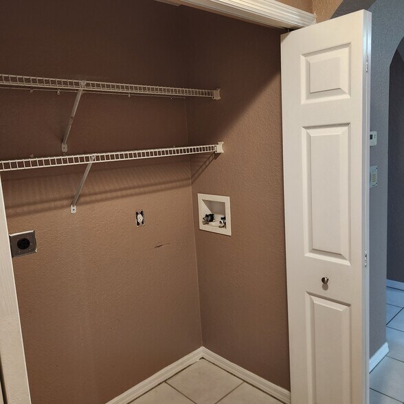 Building Photo - 1037 SE 11th St